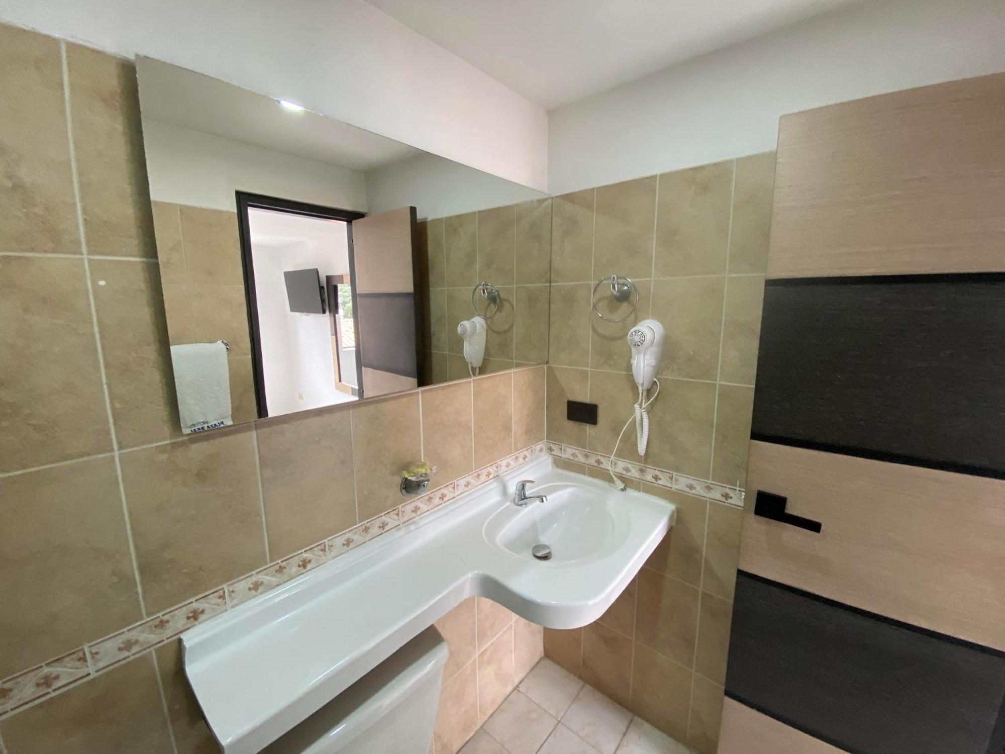 Hotel Plaza Real Ocana Luaran gambar