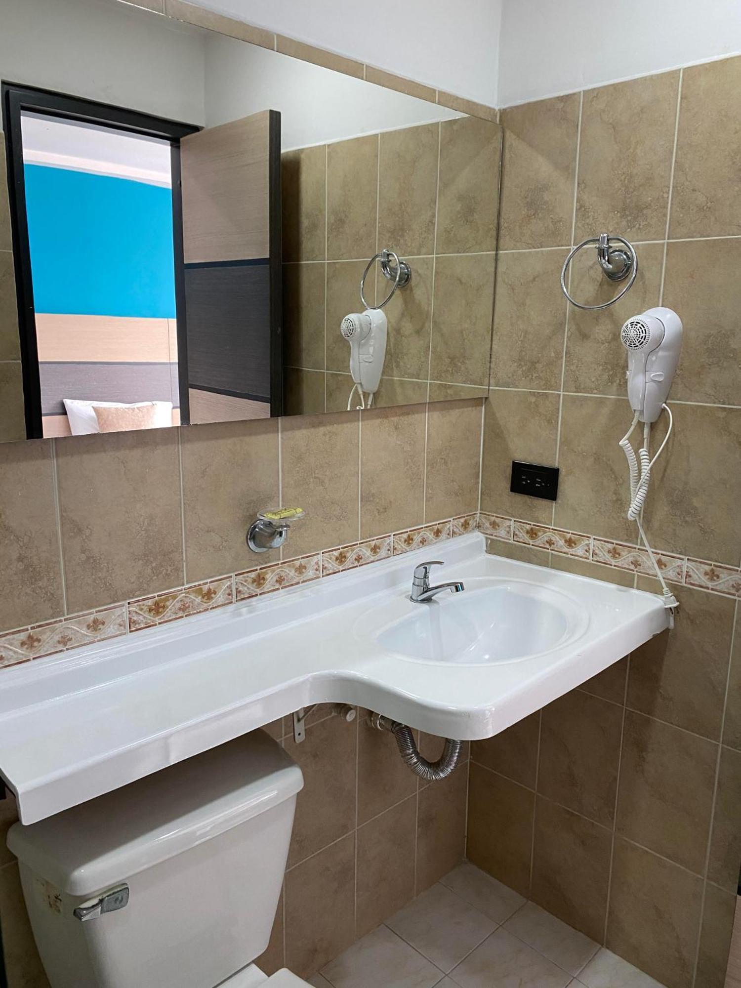 Hotel Plaza Real Ocana Luaran gambar